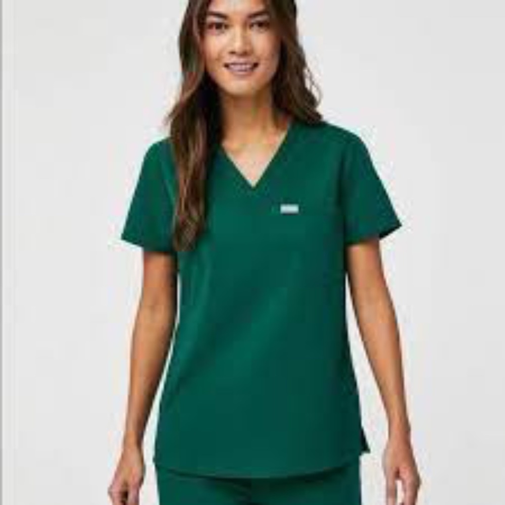FIGS 💥 XS Women's Catarina Scrub Top💥 Hunter Green - LIMITED EDITION COLOR!